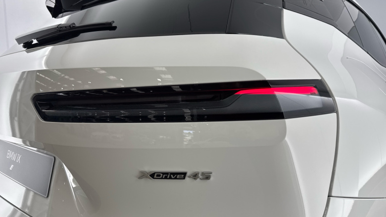 BMW iX 300kW xDrive45 M Sport 101kWh 5dr Auto [Pro Pack] Electric Estate